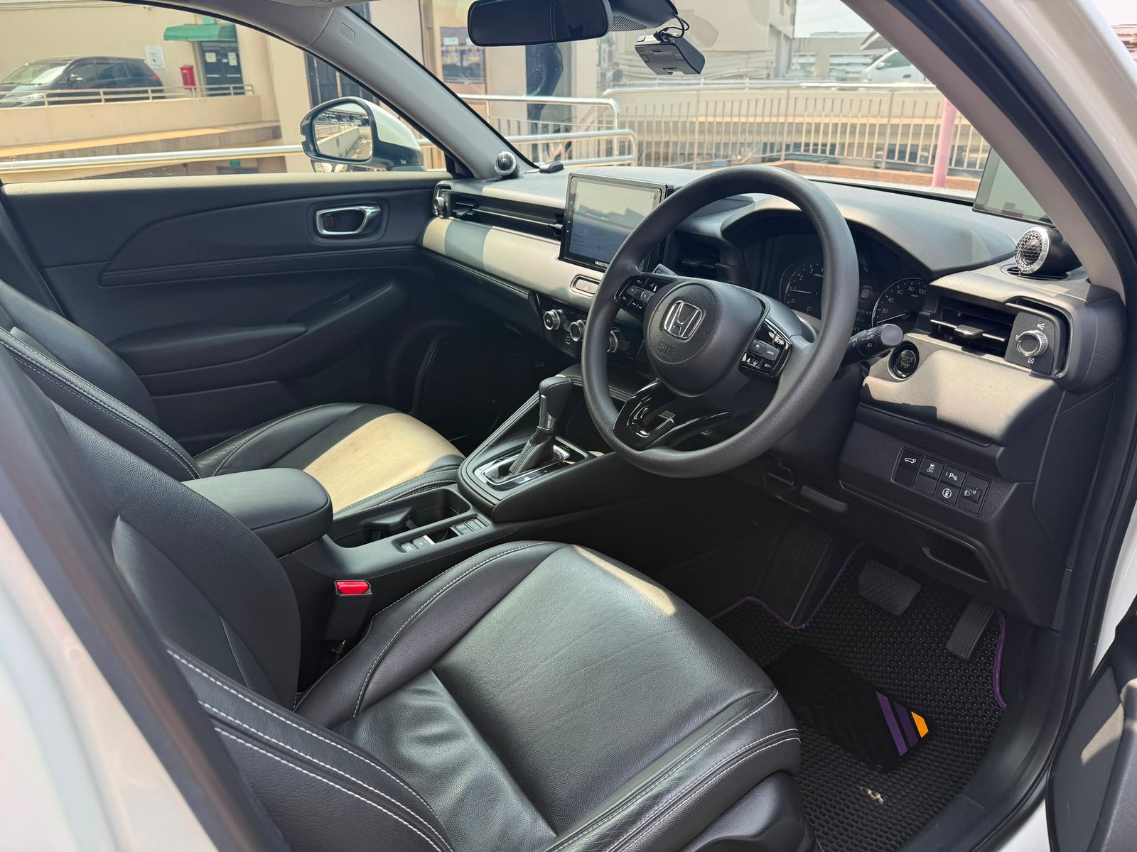 Honda Vezel 1.5G photo 7